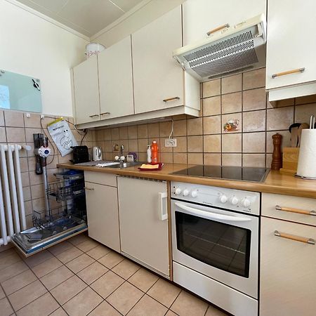 Appartement 2 A 4 Personnes Au Centre Du Village Лезен Екстериор снимка