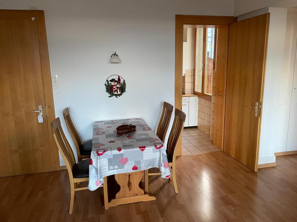 Appartement 2 A 4 Personnes Au Centre Du Village Лезен Екстериор снимка